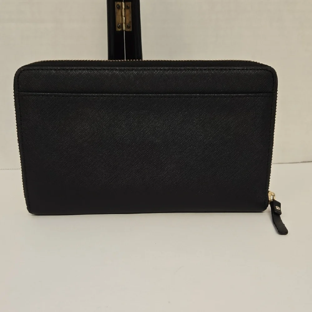 Kate Spade Black Leather Zip Around Wallet/Clutch EUC 8.5